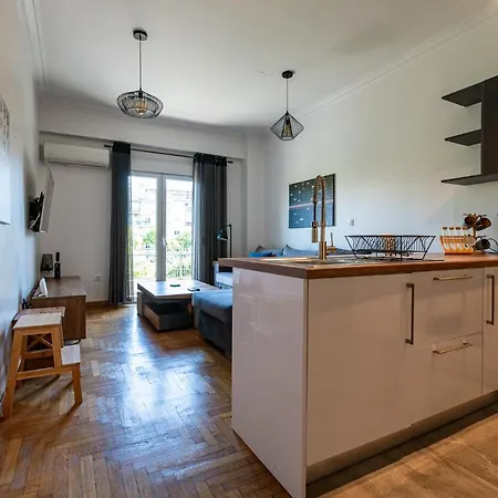 The Acropolis Hideaway 2-bdr Next To Metro