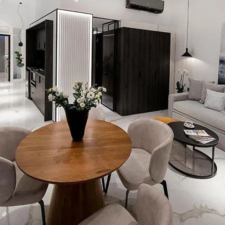 Maison 36 In The Center Of Psyri *