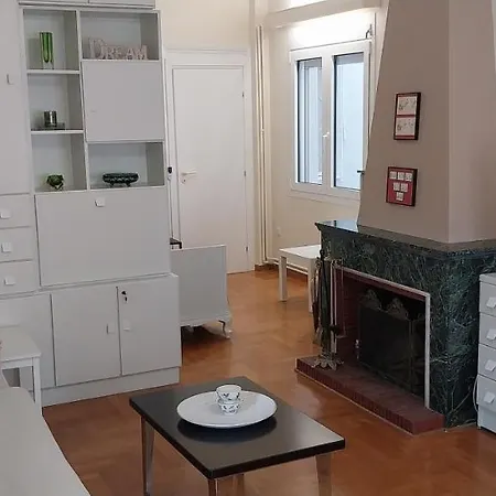 Classy Apt. Sokratous