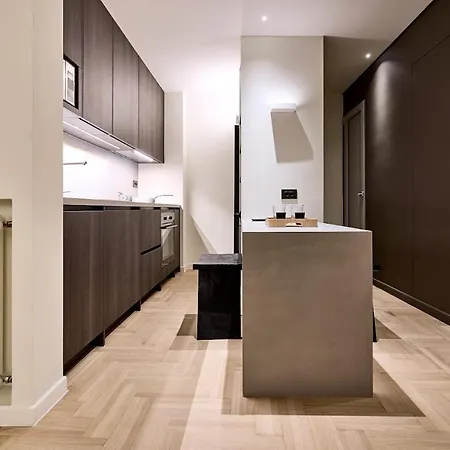 Luxury Living In By The Presidential Apartment