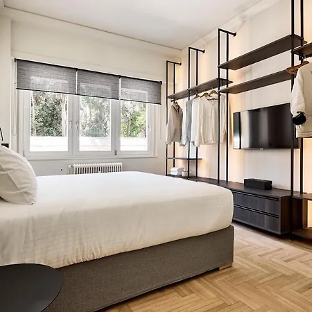 Apartment Luxury Living In By The Presidential