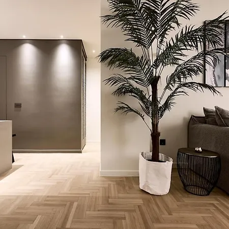 Apartment Luxury Living In By The Presidential Athens