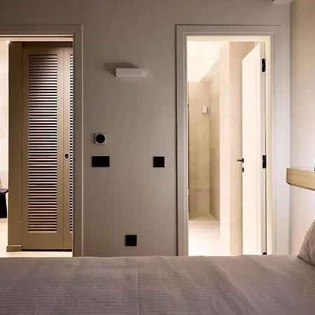 Luxury Living In By The Presidential Apartment