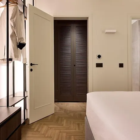 Apartment Luxury Living In By The Presidential *