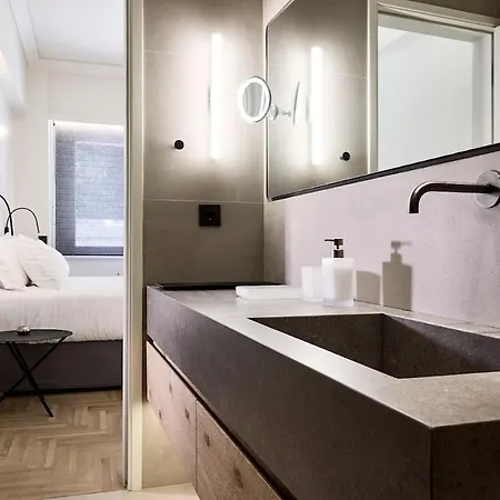 Luxury Living In By The Presidential Apartment