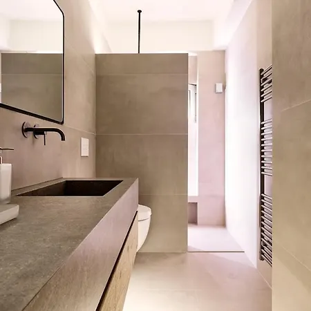 Apartment Luxury Living In By The Presidential *