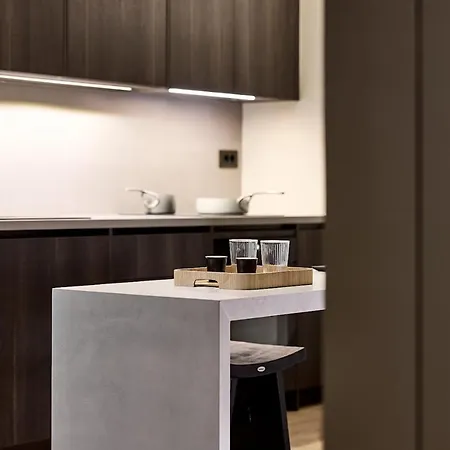 Luxury Living In By The Presidential Athens