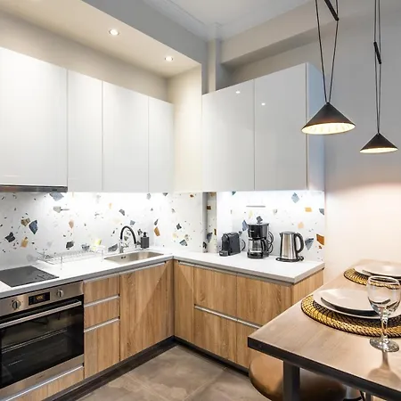 The Beatles 2-bedroom In Apartment Athens