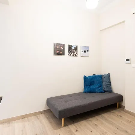 The Beatles 2-bedroom In Apartment *