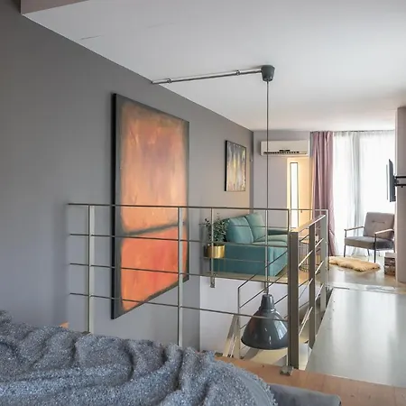 Apartment Artsy Urban Loft In *