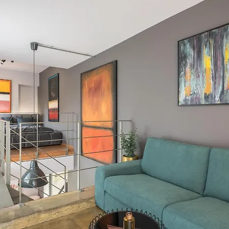 Artsy Urban Loft In *