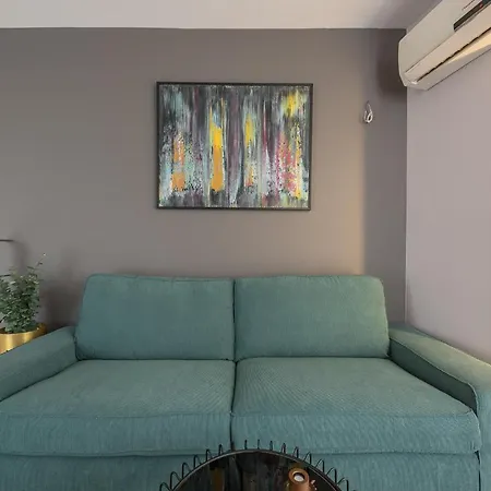 Artsy Urban Loft In Apartment *