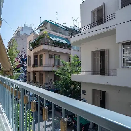 Urban Retreat: Exarcheia Remodel * Athens