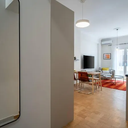 Urban Retreat: Exarcheia Remodel *