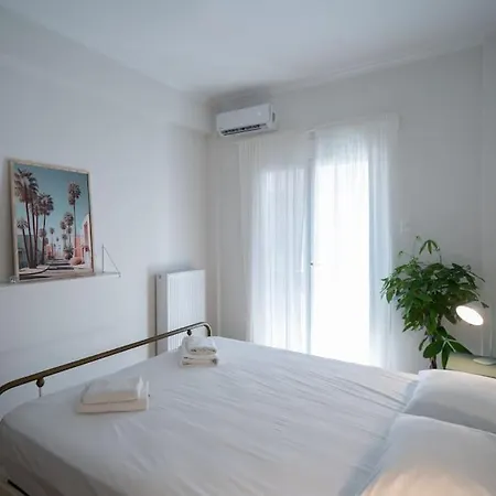 Urban Retreat: Exarcheia Remodel Athens