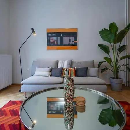 Urban Retreat: Exarcheia Remodel Apartment