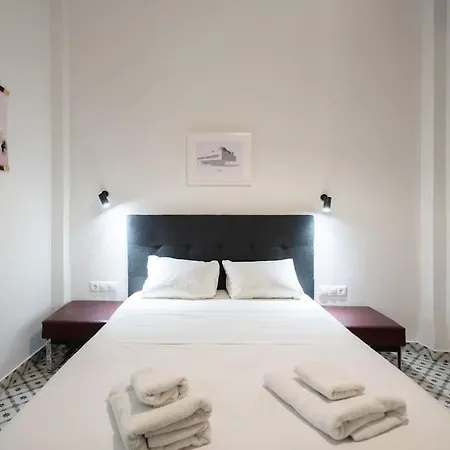Apartment Urban Retreat: Exarcheia Remodel *
