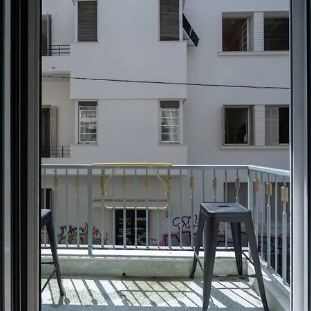 Apartment Urban Retreat: Exarcheia Remodel Athens