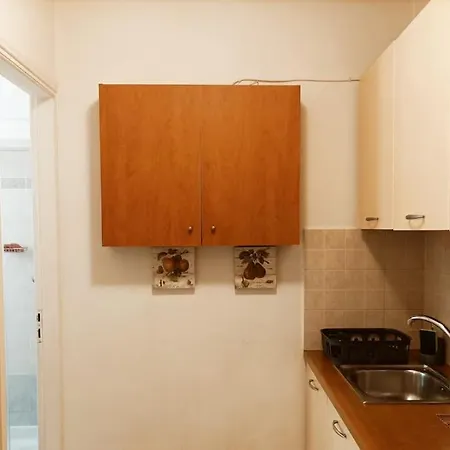 Betty's Sunny Apartment-athens Apartment