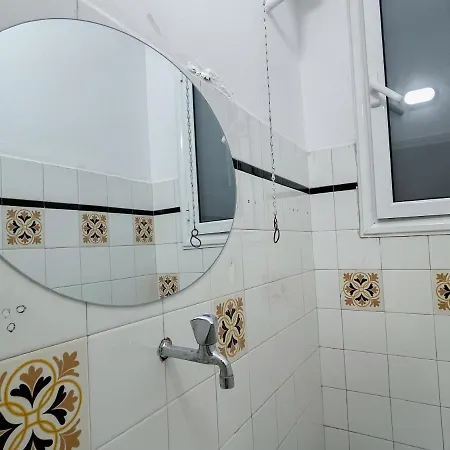 3-bedroom Parkside Apartment *