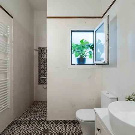 Central5 Boutique With Common Garden Next To Metro Apartment *