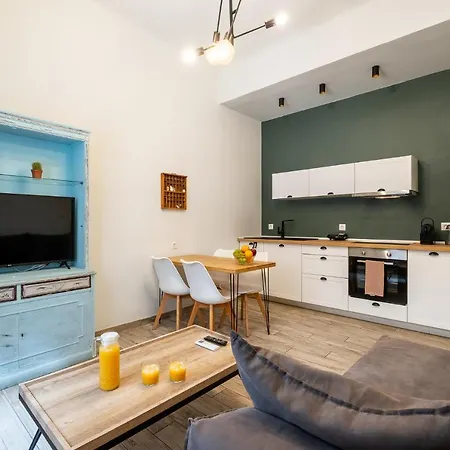 Apartment Central5 Boutique With Common Garden Next To Metro Athens