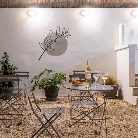 Central5 Boutique With Common Garden Next To Metro *