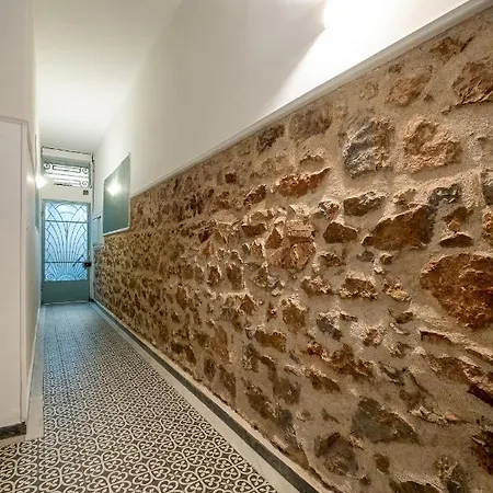 Central5 Boutique With Common Garden Next To Metro Apartment *