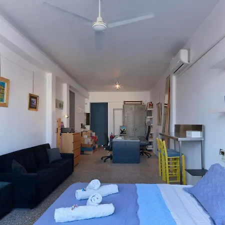 Eastern Aromas Loft In Psyri,
