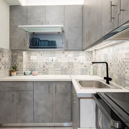 Newly Renovated Cozy Downtown