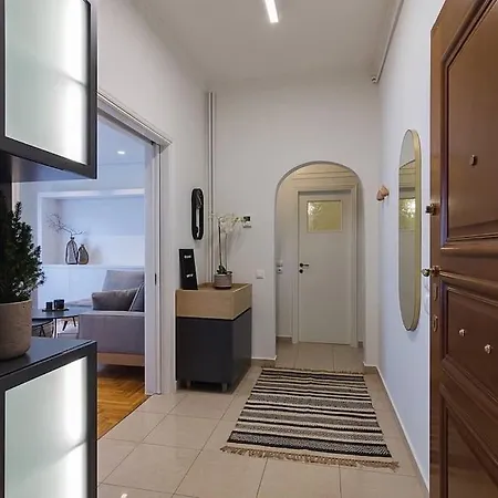 A Unique In The Historical Center-3bds Apartment *