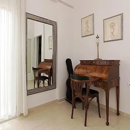 A Unique In The Historical Center-3bds Apartment