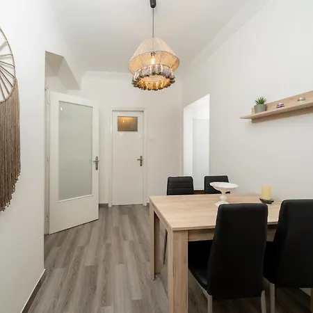 Apartment Sunlit Urban Oasis In Vibrant Palaio Faliro *