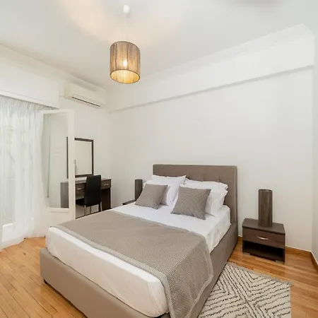 Apartment Sunlit Urban Oasis In Vibrant Palaio Faliro Athens