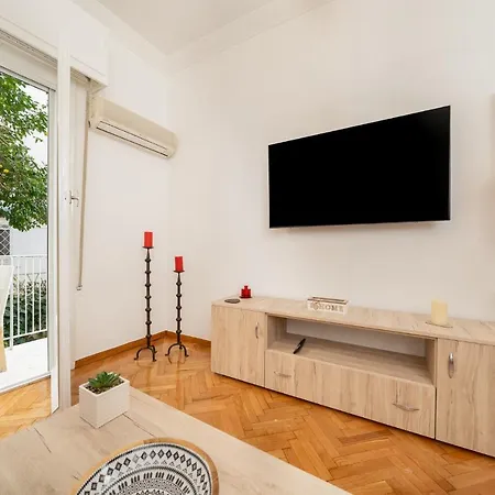 Apartment Sunlit Urban Oasis In Vibrant Palaio Faliro *