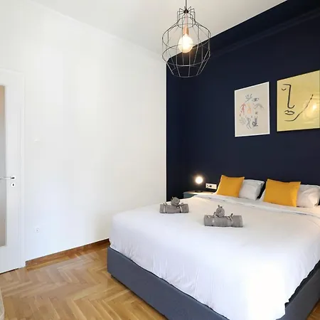 Elegant Living - Greecing * Athens