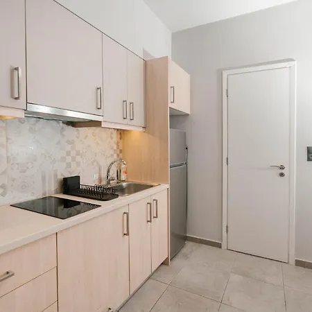 Phaedrus Living Zenonos Apartment *