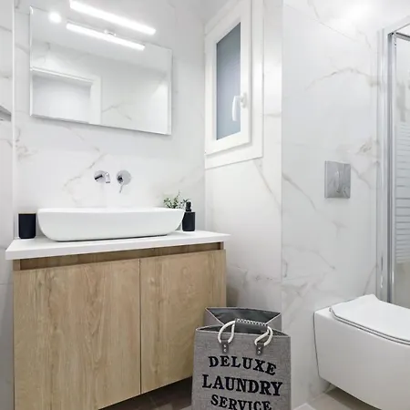 Luxury Living - Greecing