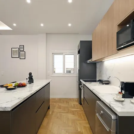 Luxury Living - Greecing *