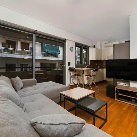 Apartment Lykabettus Gem With Yard And Parking