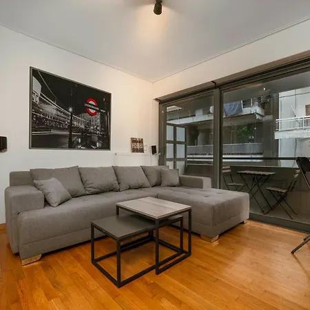 Lykabettus Gem With Yard And Parking Apartamento