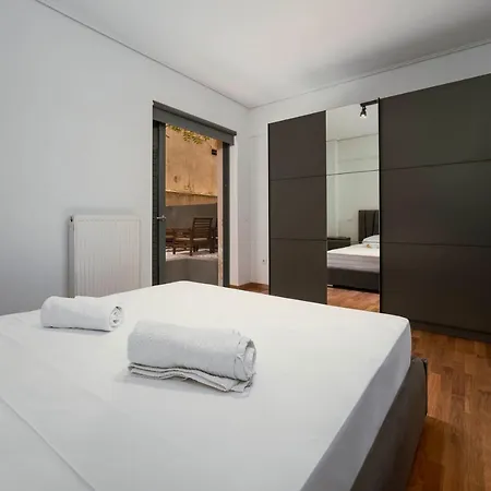 Lykabettus Gem With Yard And Parking Apartment