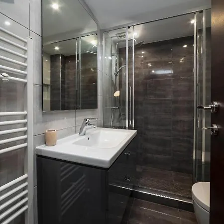 Apartment Lykabettus Gem With Yard And Parking Athens