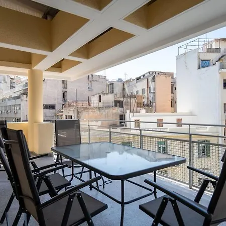 Prime Location Athens, Big Balcony Apartment