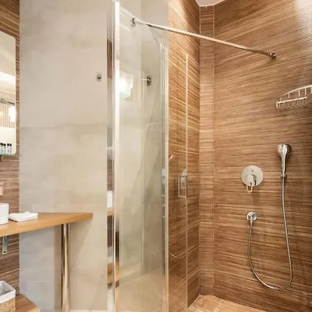Διαμέρισμα Bauhaus Luxury Suites 201 8' To Panepistimio Metro