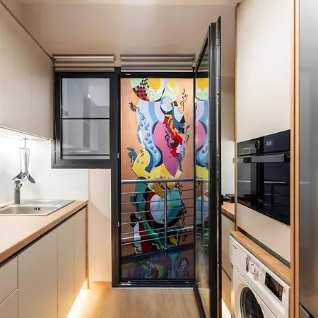 Bauhaus Luxury Suites 203 8' To Panepistimio Metro Apartment