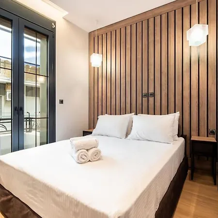 Bauhaus Luxury Suites 203 8' To Panepistimio Metro *