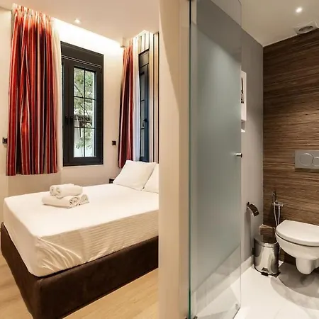 Bauhaus Luxury Suites 202 8' To Panepistimio Metro Апартаменты Афины