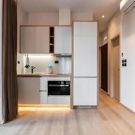 Bauhaus Luxury Suites 202 8' To Panepistimio Metro Афины