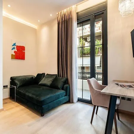 Bauhaus Luxury Suites 202 8' To Panepistimio Metro
